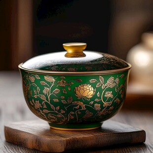 绿底金花盖碗 古韵雅致