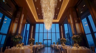 豪华宴会厅内的精致宴会布置