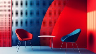 多彩墙面旁的时尚桌椅组合