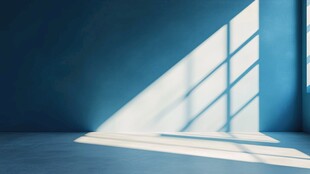 蓝色房间内的光影景致