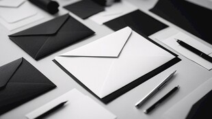 黑白风信封文具静物图