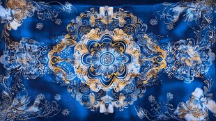 蓝色华丽花纹丝绸布料