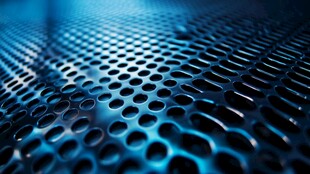 蓝色金属孔洞纹理特写