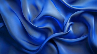蓝色绸缎的优雅褶皱