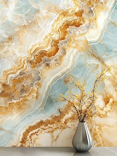 大理石纹理墙前花瓶景致