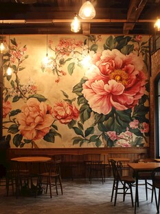 复古花卉墙饰的温馨餐厅