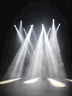 舞台聚光灯特效场景