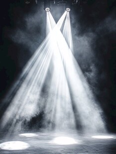 舞台灯光特效营造梦幻氛围