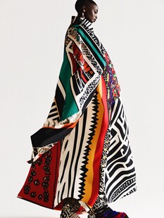 彩色几何图案长款披风展示