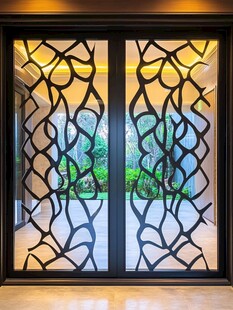 创意镂空双开门设计