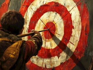 弓箭手精准命中靶心