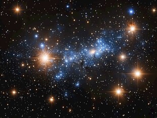 璀璨星系闪耀夜空