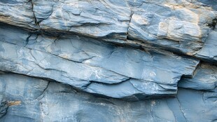 纹理独特的层状岩石