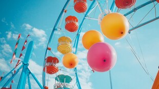 梦幻摩天轮与缤纷气球