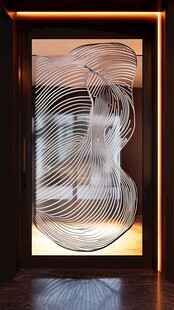 艺术玻璃门的独特线条设计