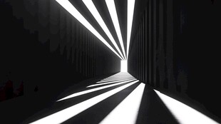 黑暗长廊尽头的光线