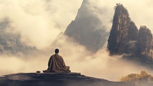 山中僧者坐禅于云雾间