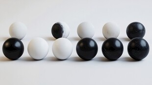 黑白圆球排列展示