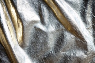 银色褶皱金属质感布料