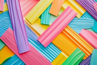 缤纷彩色纸条创意堆叠