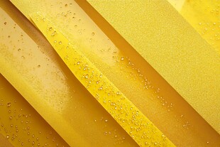 黄色带水珠条纹质感画面