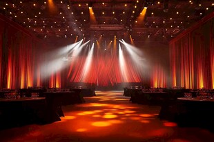 华丽舞台灯光秀现场