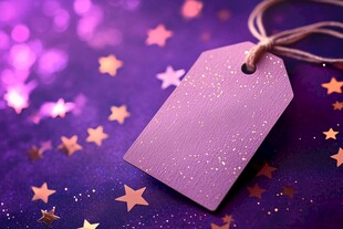 紫色梦幻标签与星星装饰