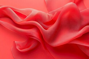 飘逸红绸展现灵动之美