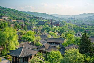 古村落风光 绿意盎然