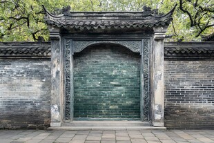 中式古典庭院青石门楼