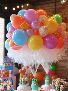 缤纷多彩气球装点欢乐场景