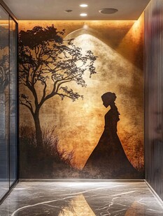 月光下的优雅女子剪影