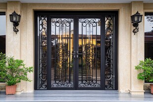 欧式铁艺双开门尽显优雅