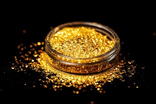 金色闪光粉末罐装特写