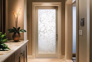 优雅入户门搭配精致室内装饰