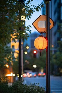 黄昏街头的中式灯笼景致