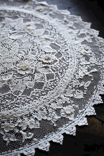 精致白色蕾丝桌布细节图