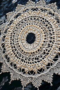 精致手工蕾丝圆形桌布