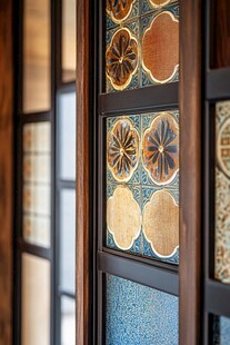 复古精美木质雕花门窗