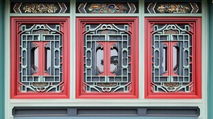 中式古典雕花窗棂