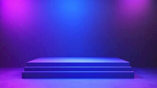 炫彩灯光下的多层展示舞台