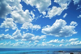 蓝天碧海间的白云美景