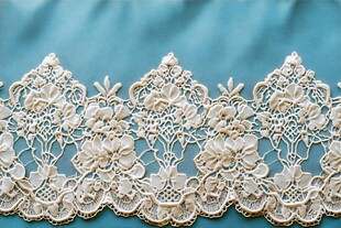 精美白色蕾丝花边装饰