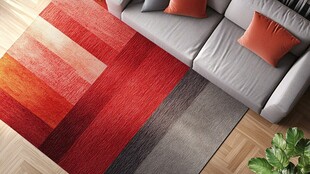 多彩几何地毯搭配灰色沙发