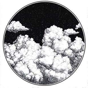 夜空中的蓬松云朵