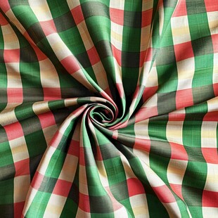 红绿格子布料纹理特写