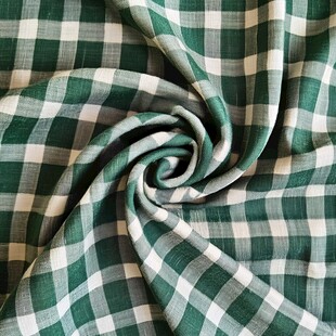 绿白格纹布料纹理特写