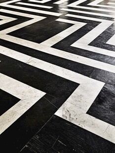 黑白几何图案地面纹理