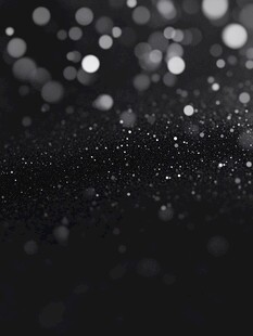 黑色背景下的梦幻光斑