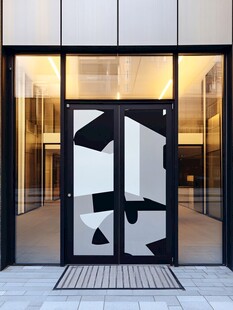 现代几何图案玻璃双开门